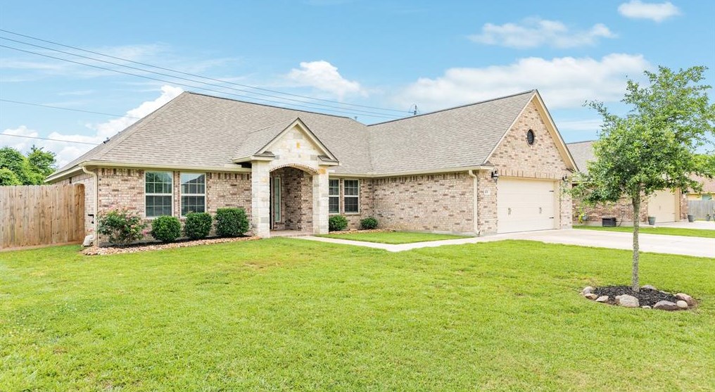 101 Poppy St, Richwood TX  77566 exterior