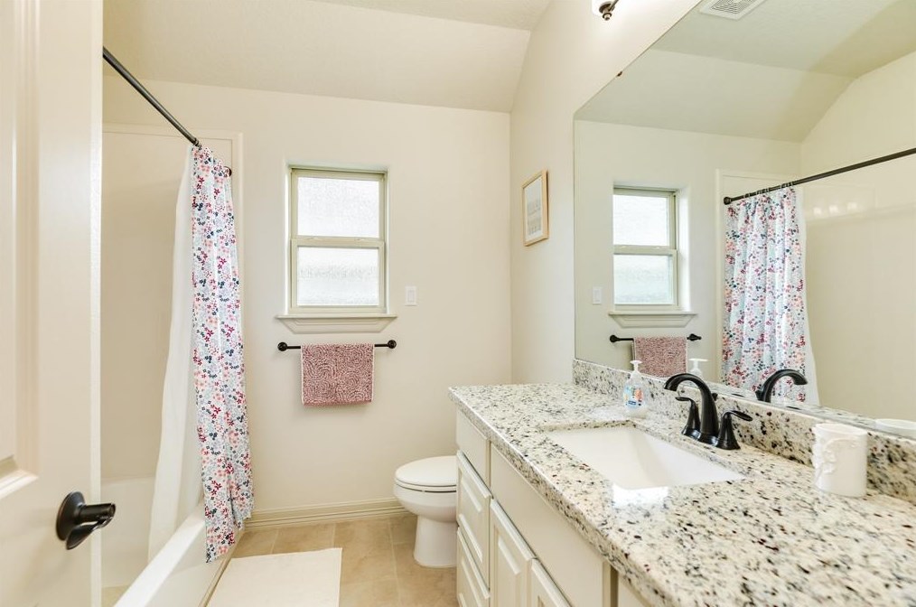 101 Poppy St, Richwood TX  77566 exterior