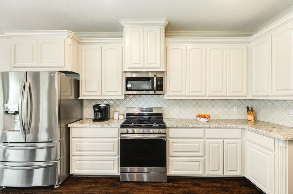 101 Poppy St, Richwood TX  77566 exterior