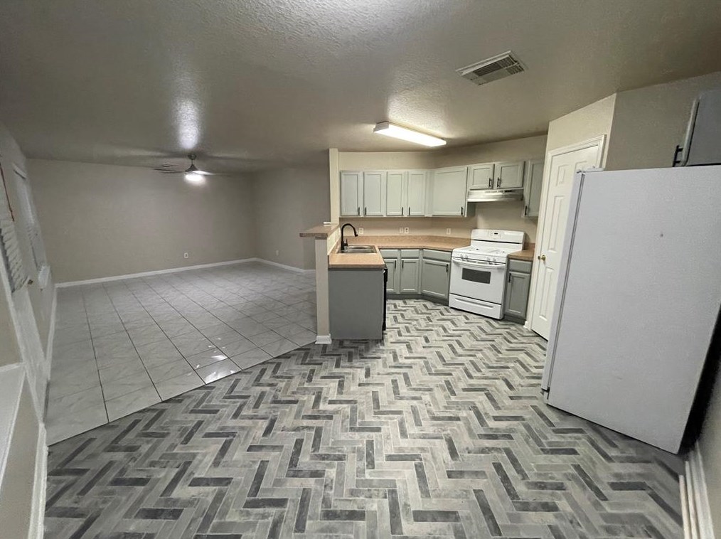1918 Marvell Dr, Houston TX  77032-2094 exterior