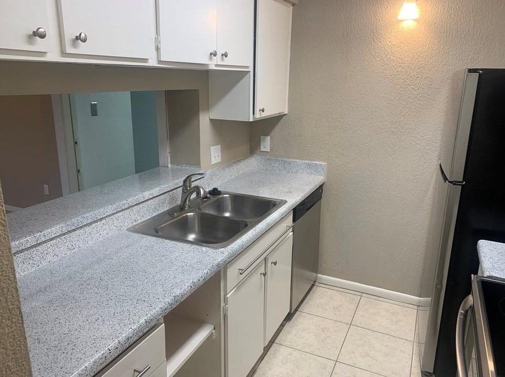 3075 Walnut Bend Ln Apt 38, Houston, TX 77042