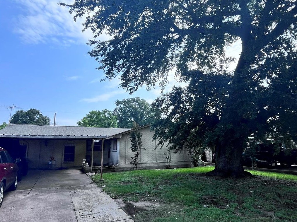 526 Hidden Vly Dr, Houston TX  77037-2011 exterior