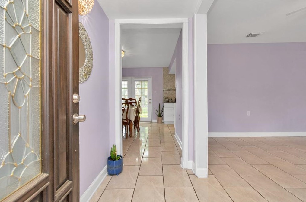 931 Fruitvale Dr, Houston, TX 77038