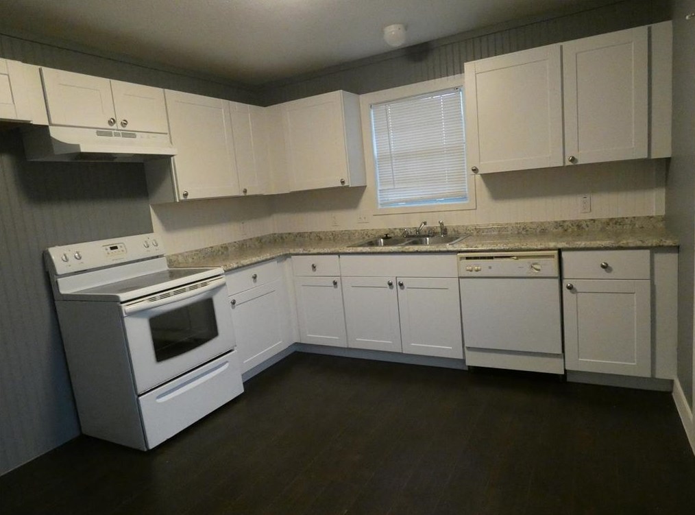 506 Center St, Richmond, TX 77469
