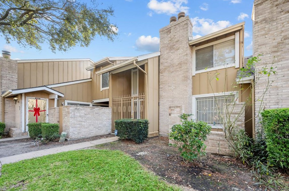 6207 Dryad Dr, Houston, TX 77035-3932