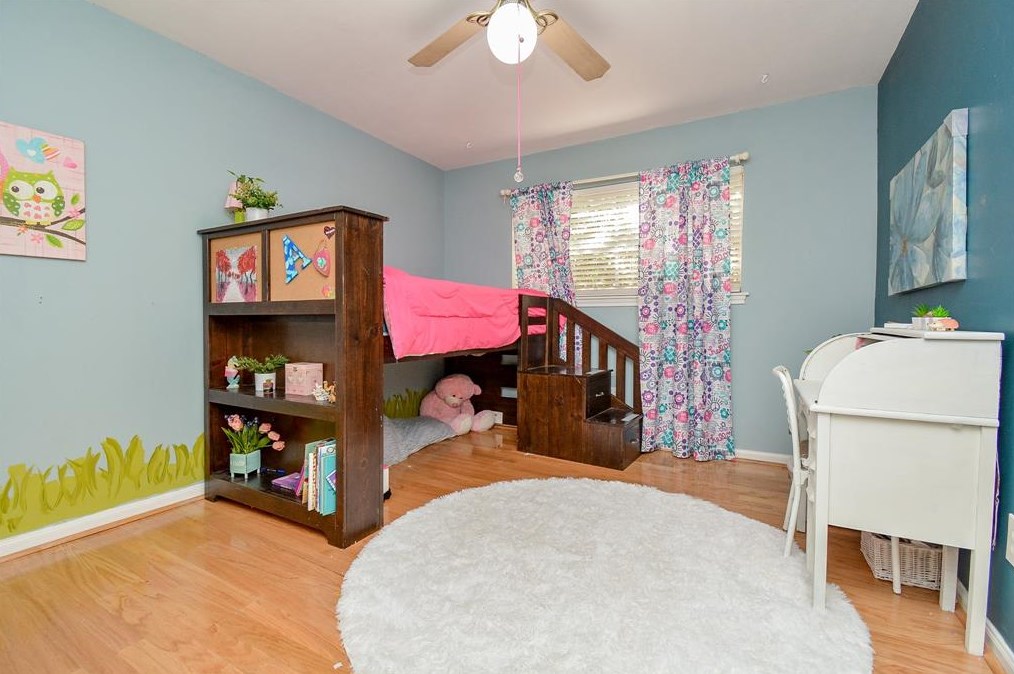 18207 Blanchmont Ln, Houston TX  77058-3449 exterior