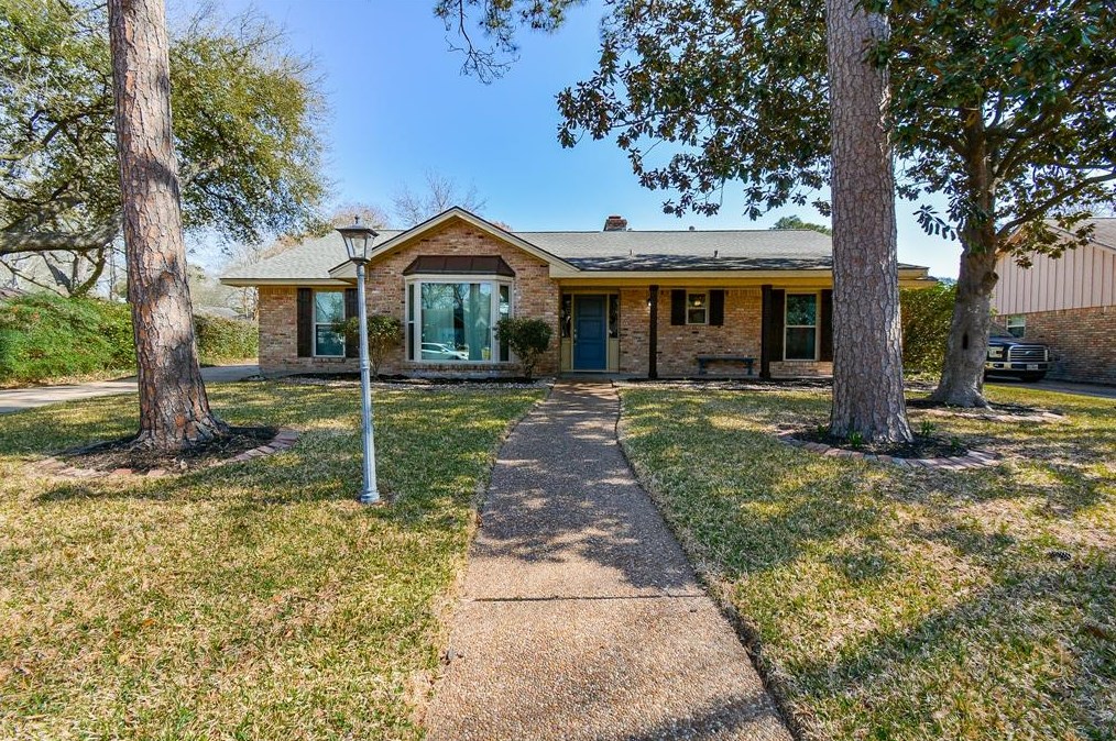 18207 Blanchmont Ln, Houston, TX 77058-3424