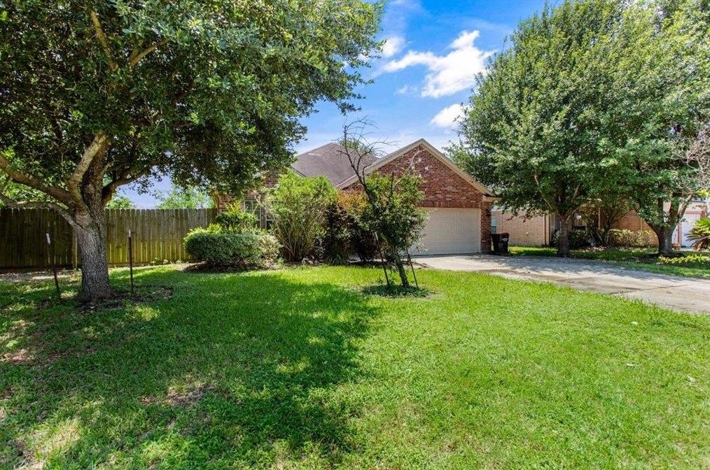 1103 Sun Prairie Dr, Houston, TX 77090