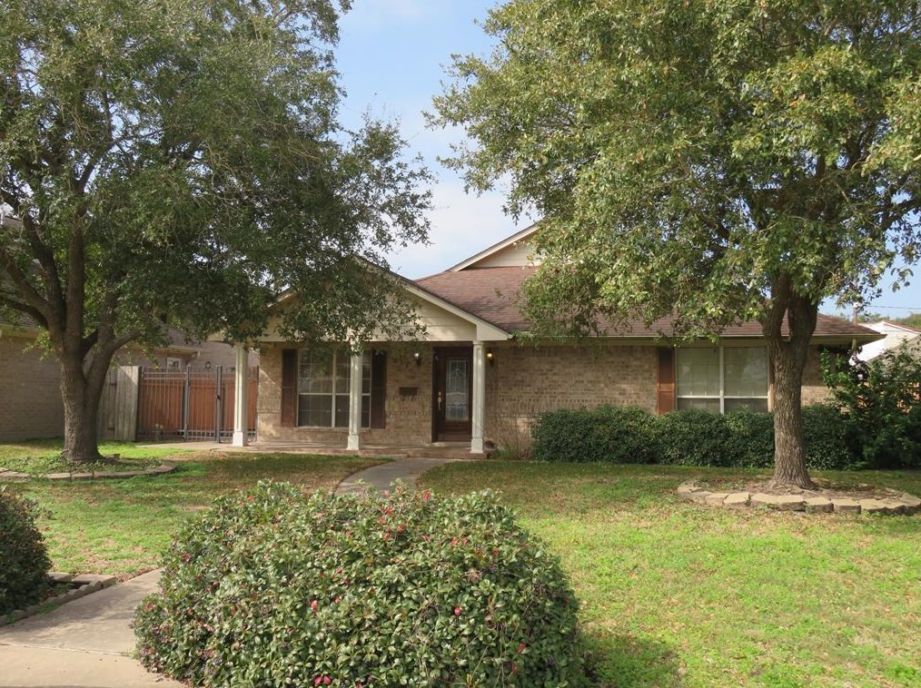 317 Hillje St, Jones Creek, TX 77437