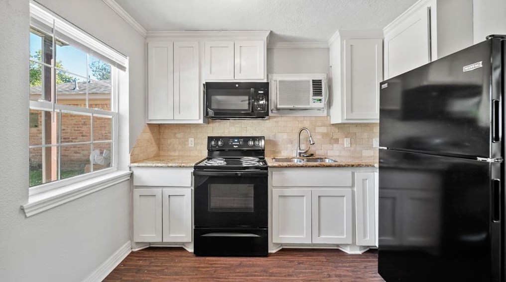 2714 Morenci St #3, Pearland, TX 77584
