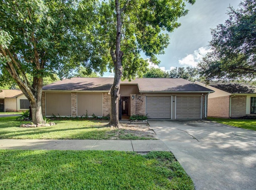 6927 Grant Dr, Richmond, TX 77469