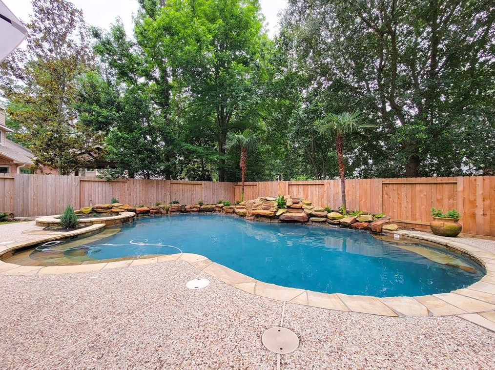 78 N Bluff Creek Cir, Spring, TX 77382