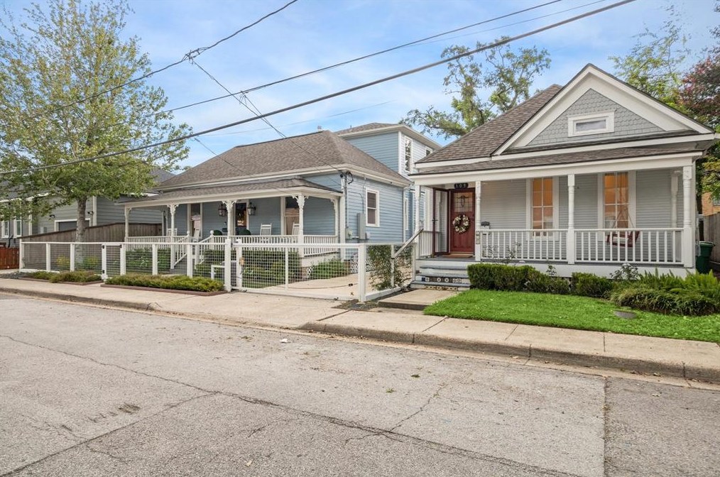 105 Payne St, Houston, TX 77009-7622