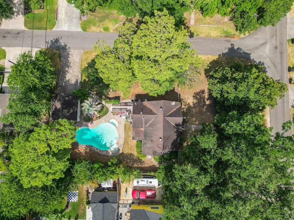 335 34th St, Houston, TX 77018-7719
