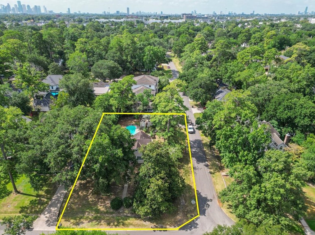 335 34th St, Houston TX  77018-7719 exterior