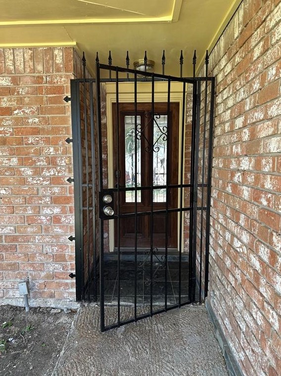 12418 Fern Forest Dr, Houston, TX 77044-1326