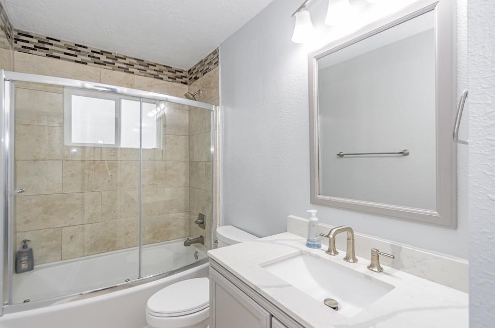 12103 Wessex Dr, Houston TX  77089-6622 exterior