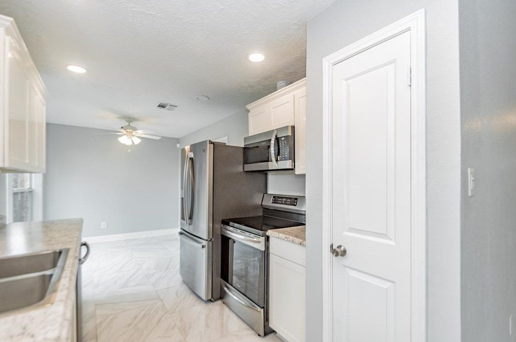 12103 Wessex Dr, Houston TX  77089-6622 exterior