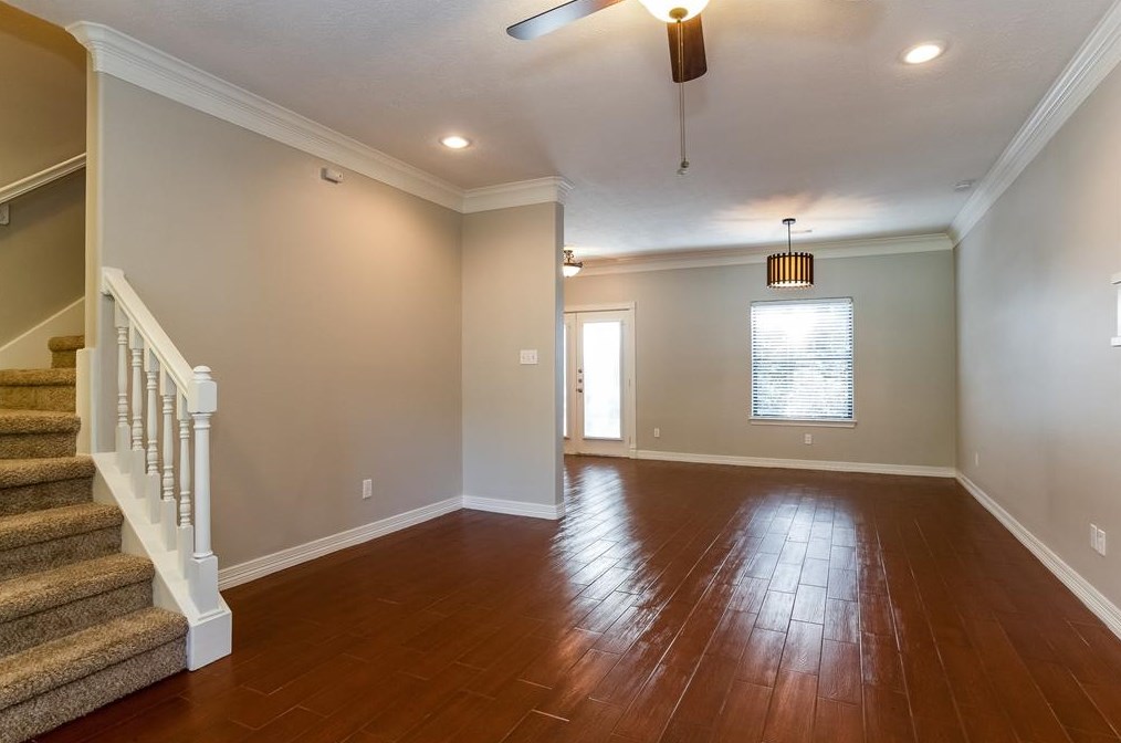 612 Spruce Dr, Conroe, TX 77302