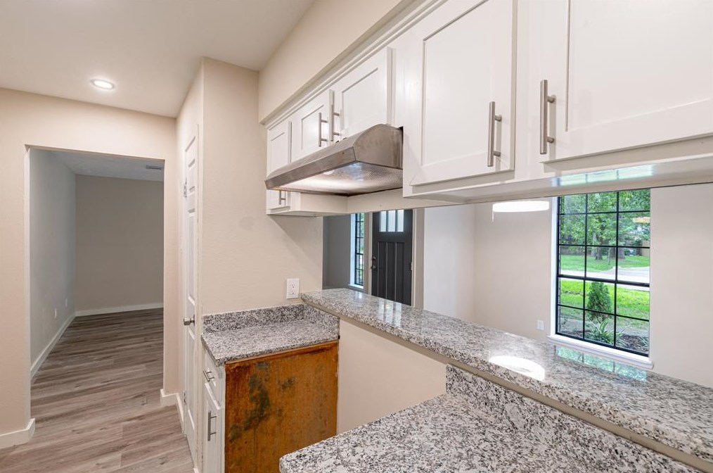 15 Capewood Ct, Spring TX  77381-2606 exterior