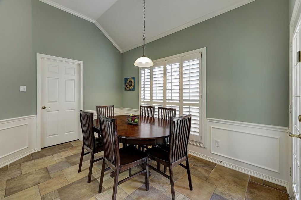 1602 Beaconshire Rd, Houston TX  77077-3847 exterior