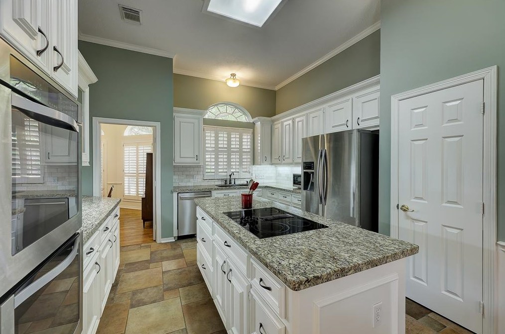 1602 Beaconshire Rd, Houston TX  77077-3847 exterior