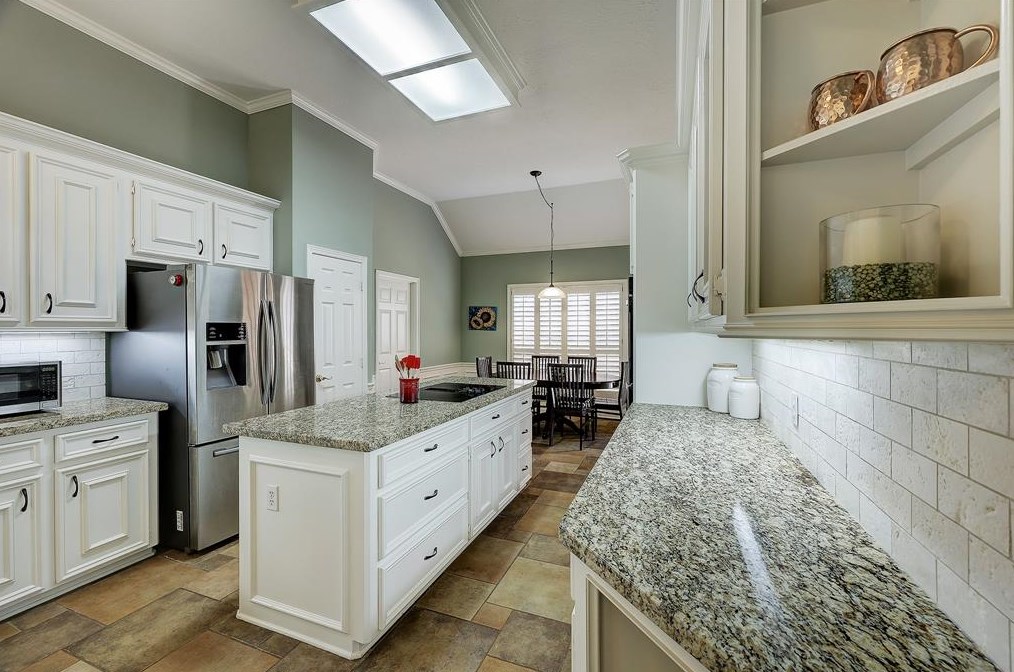 1602 Beaconshire Rd, Houston TX  77077-3847 exterior