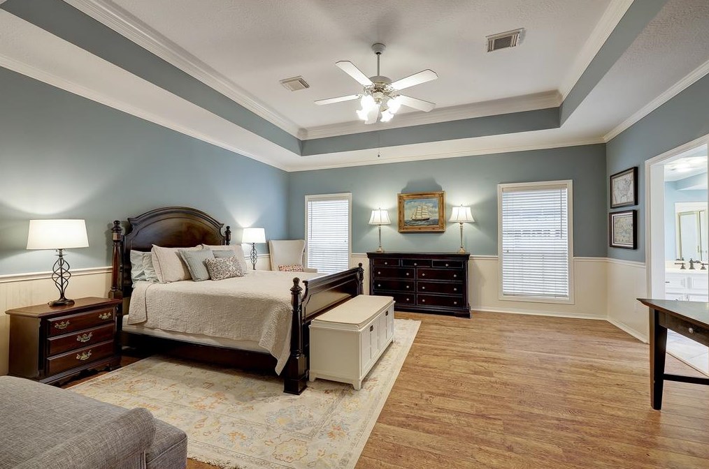 1602 Beaconshire Rd, Houston TX  77077-3847 exterior