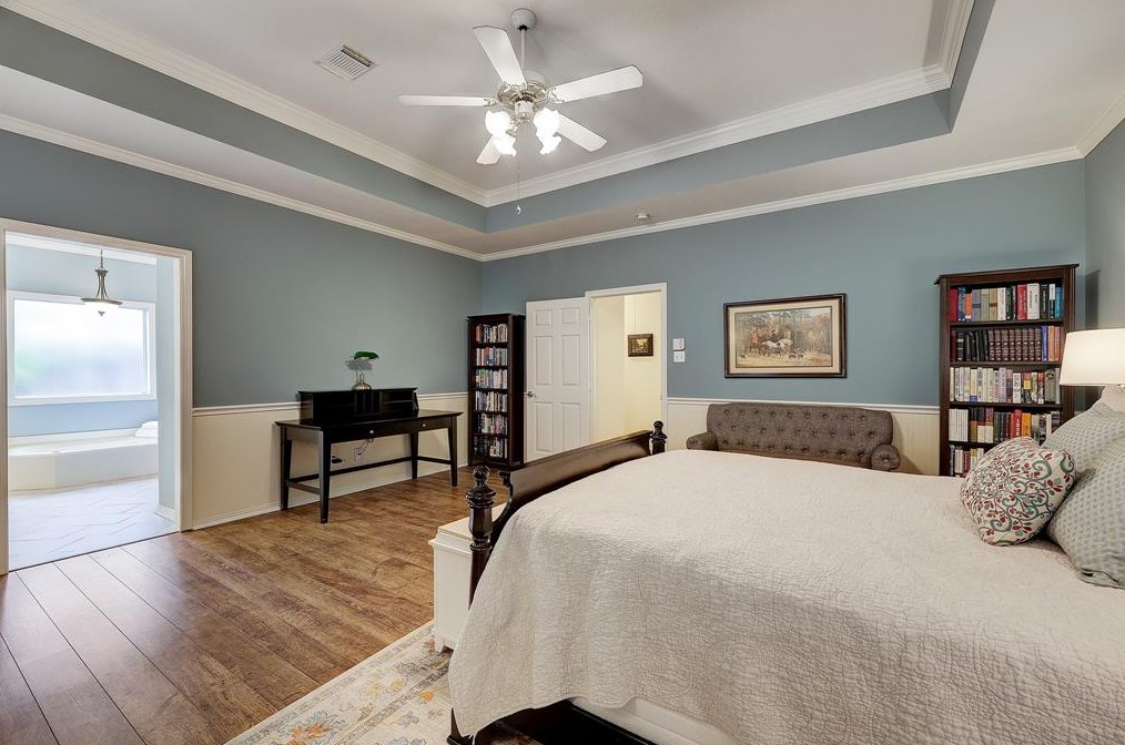 1602 Beaconshire Rd, Houston TX  77077-3847 exterior