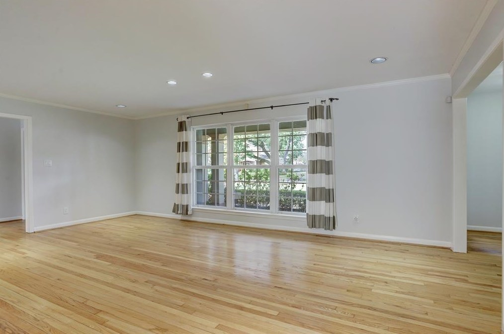 5403 Holly St, Bellaire, TX 77401