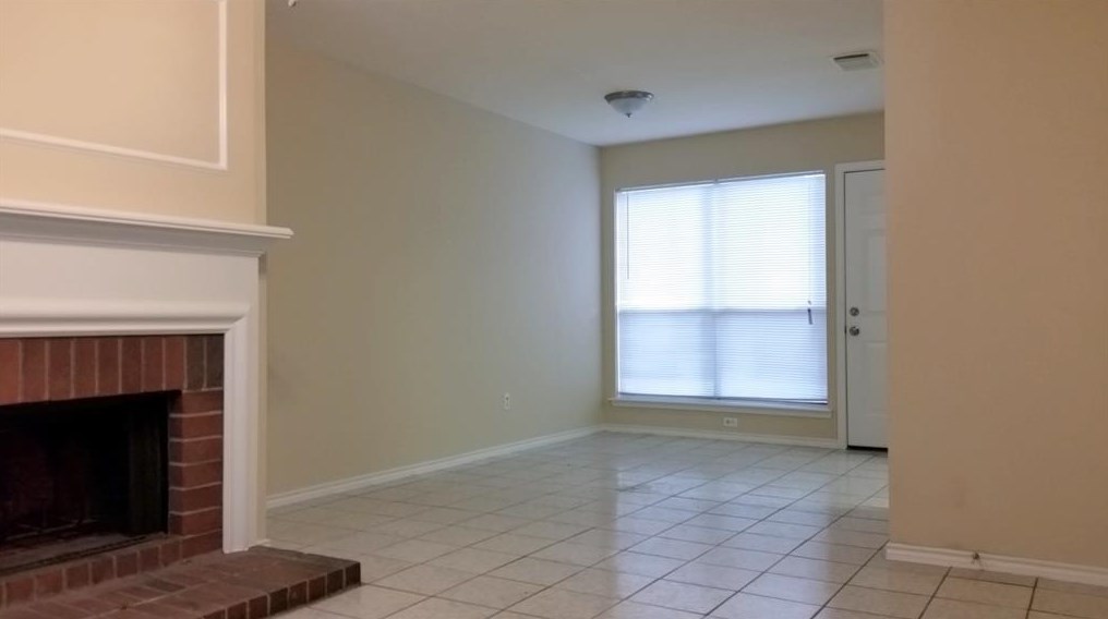 1813 Old Creek Dr, Richmond, TX 77471