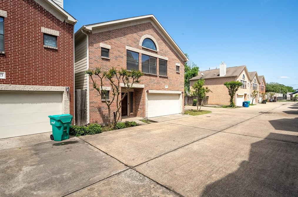 3417 Rolgom Place Ct, Houston, TX 77021
