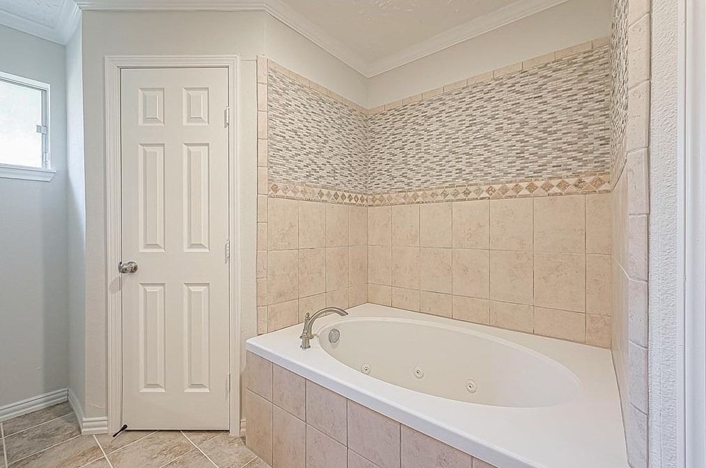12954 Bamboo Frst Trl, Houston TX  77044-1806 exterior