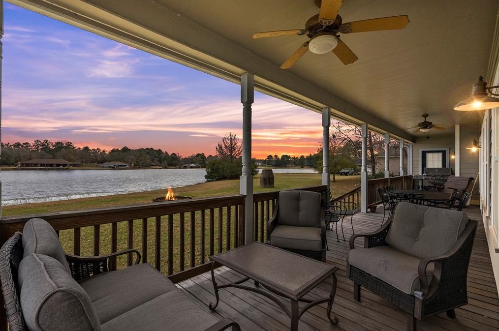 133 Greenway Dr, Chita, TX 75862
