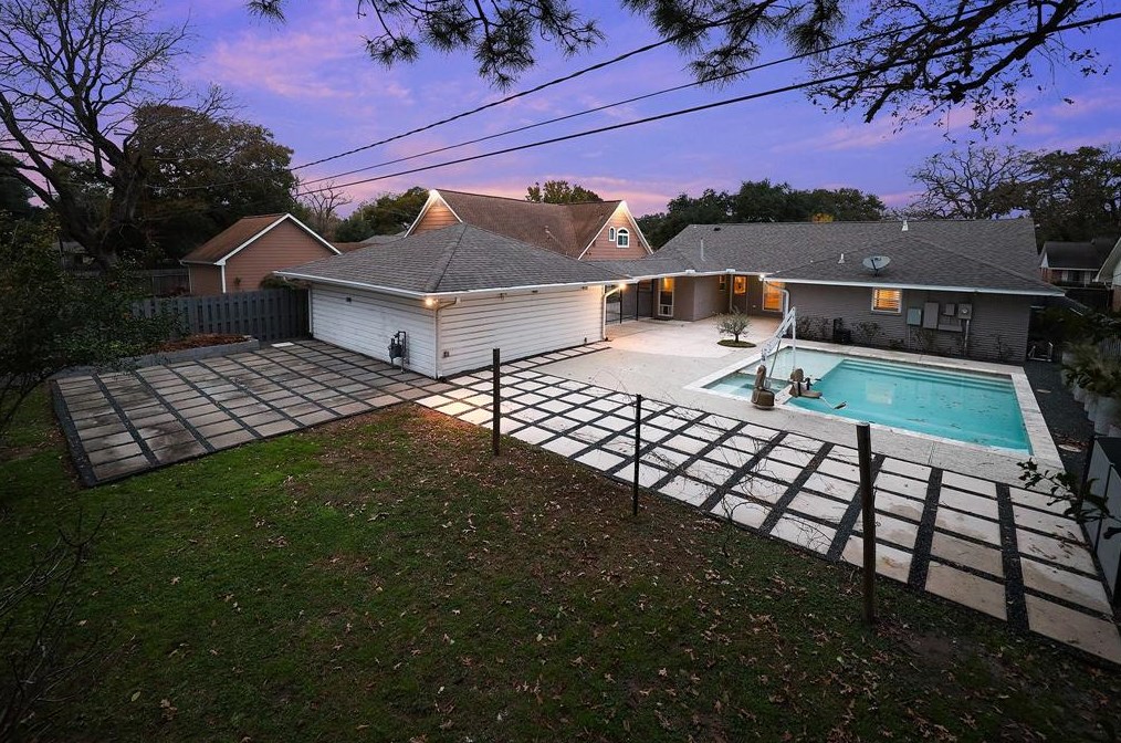 1614 Droxford Dr, Houston, TX 77008