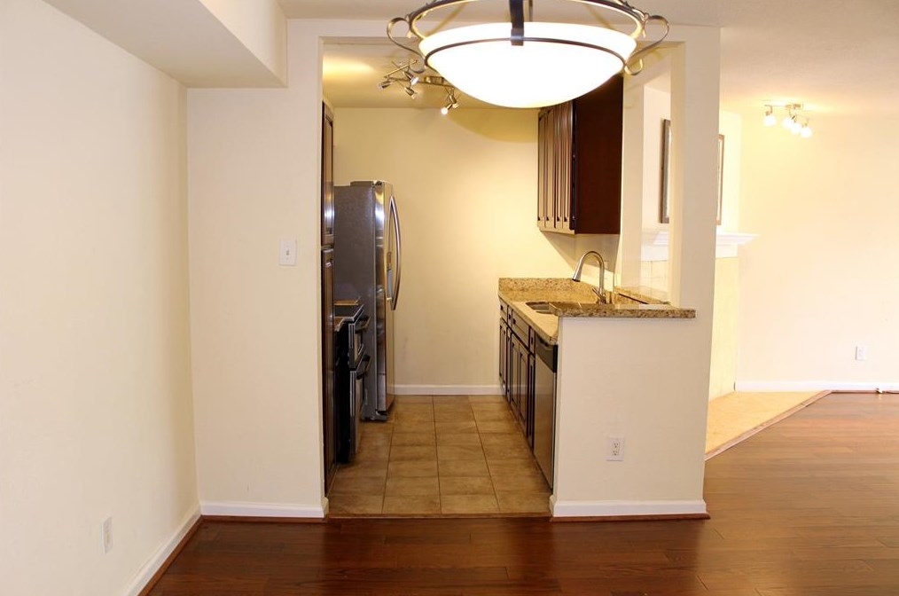 4635 Wild Indigo St #515, Houston, TX 77027