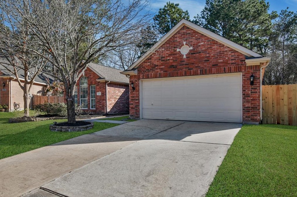 14526 Red Tailed Hawk Ln, Houston, TX 77044-4984