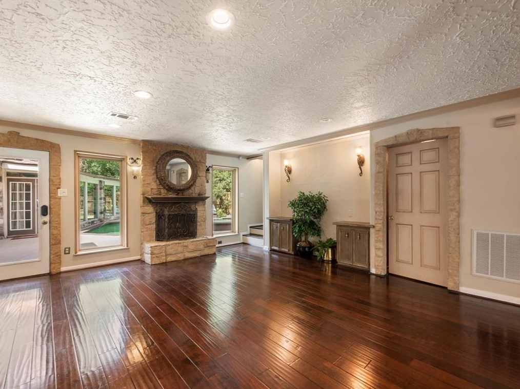 1907 Willow Point Dr, Humble, TX 77339-2373