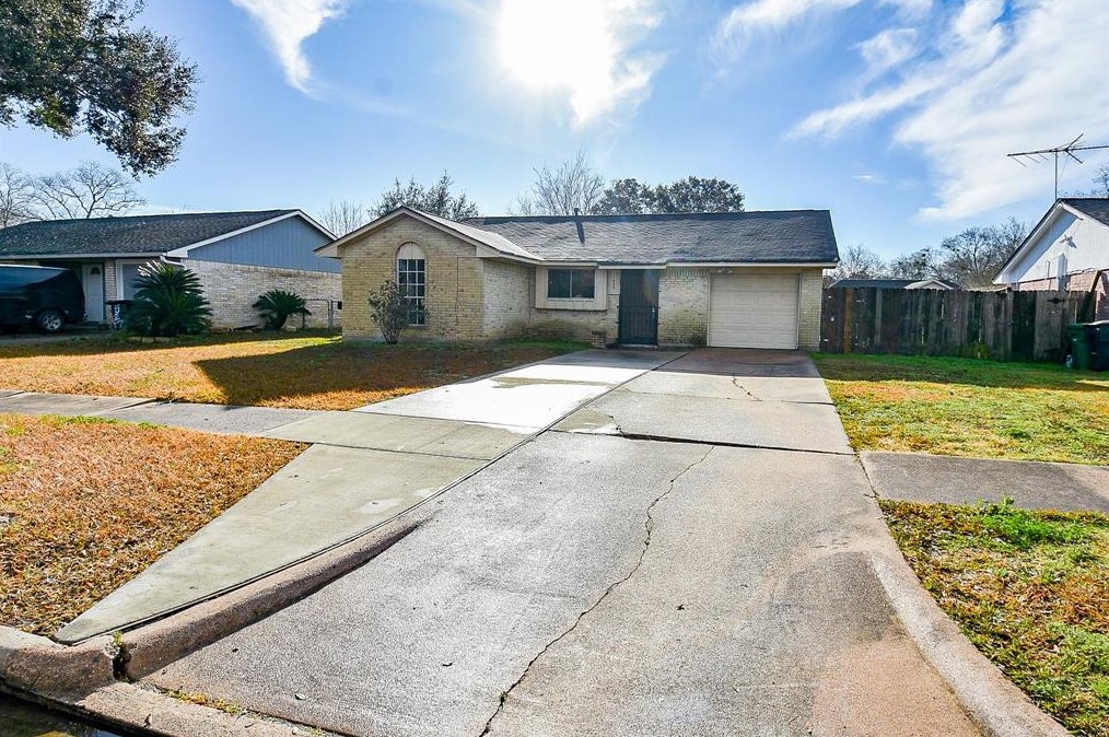 5255 Castlecreek Ln, Houston, TX 77053