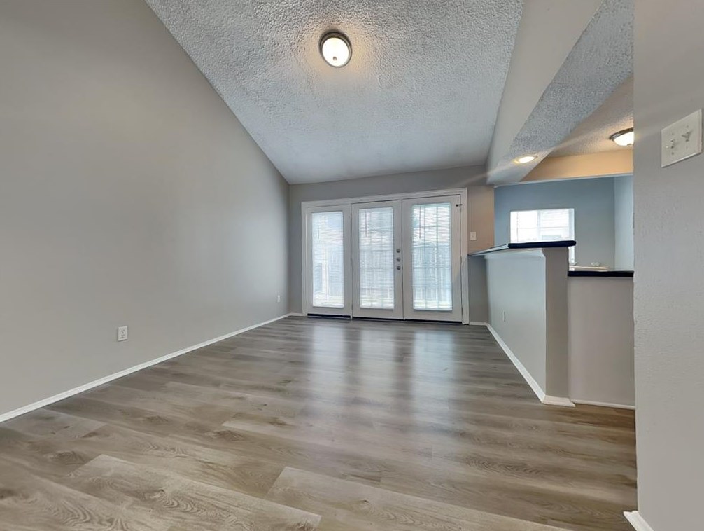 6106 Fairview Forest Dr, Houston TX  77088-1618 exterior