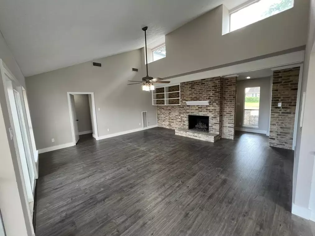 1131 Woodhorn Dr, Houston TX  77062-2730 exterior