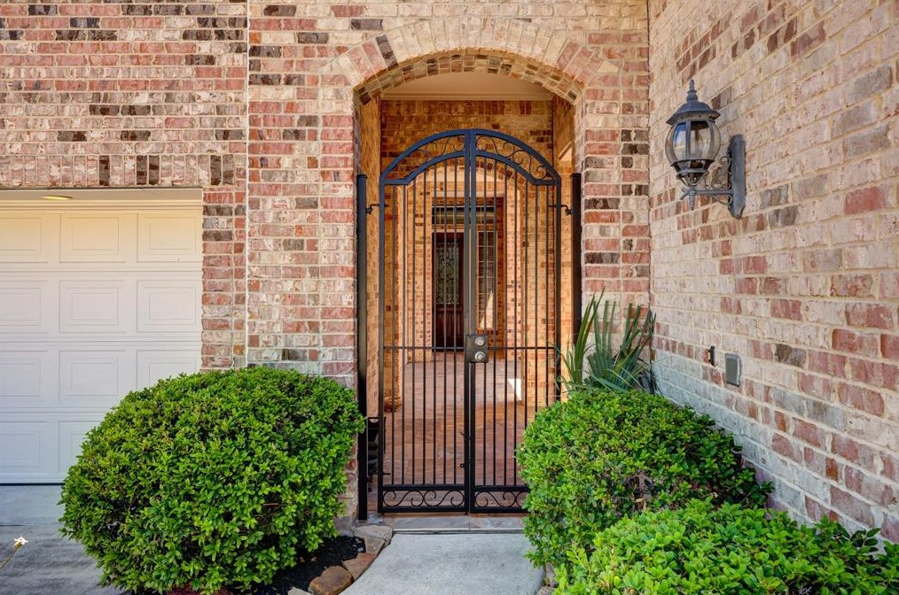 25522 Par Point Ct, Spring, TX 77389