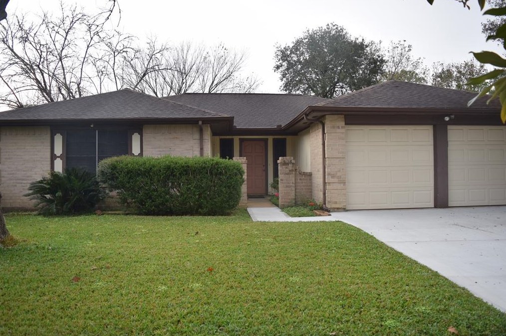 7114 Tara Dr, Richmond, TX 77469