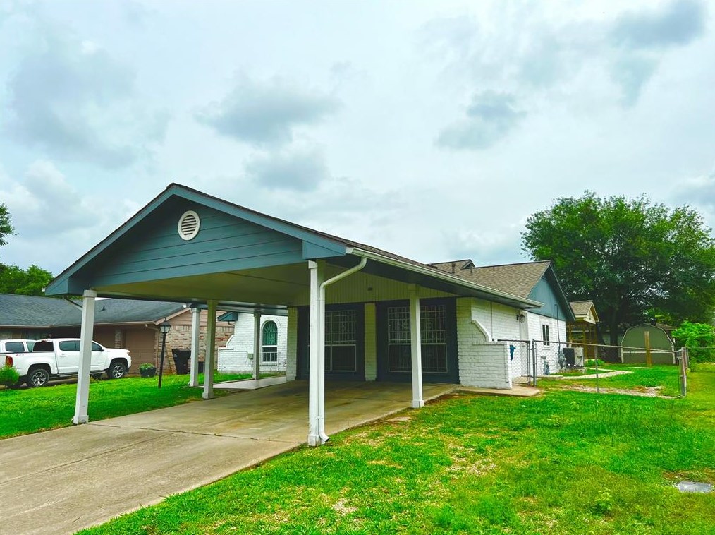 3806 Connorvale Rd, Houston, TX 77039-3324