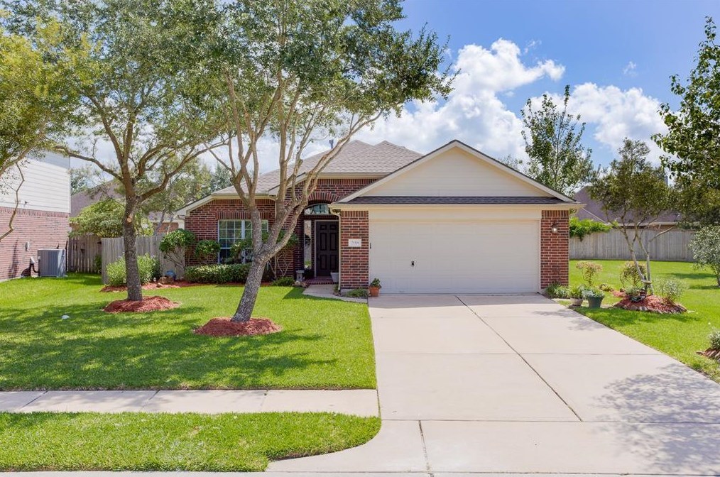 2118 Indianapolis Dr, League City, TX 77573