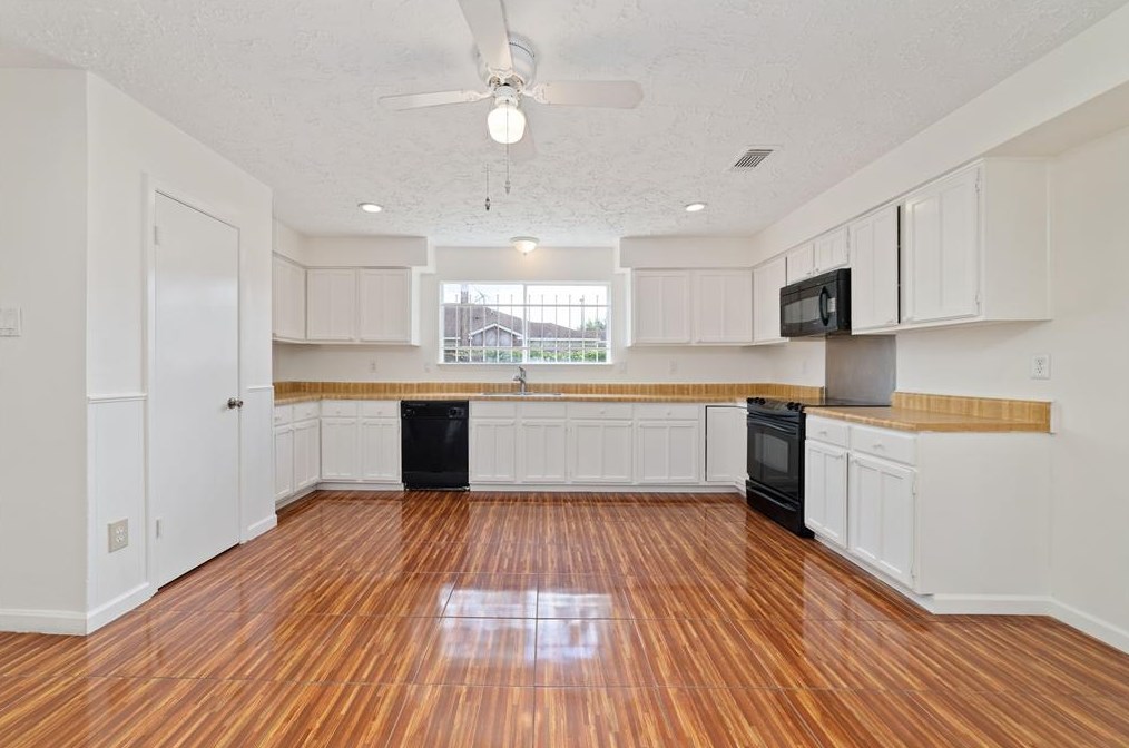 16131 Olive Gln Dr, Houston TX  77082-2829 exterior