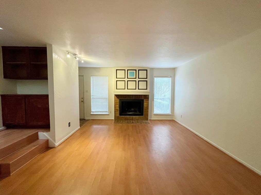 5917 Fairdale Ln Apt 15, Houston, TX 77057