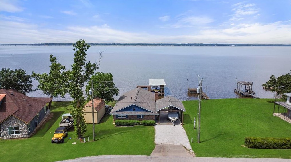 484 Lakeshore, Onalaska, TX 77360-7368