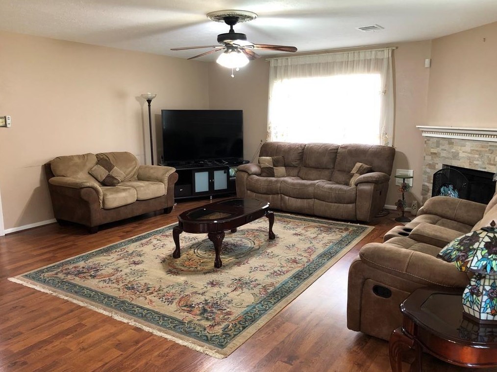 806 Island Meadow Ct, Houston TX  77062-2133 exterior
