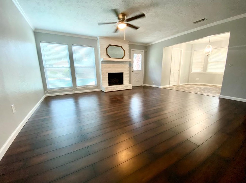 1406 Festival Dr, Houston TX  77062-4524 exterior